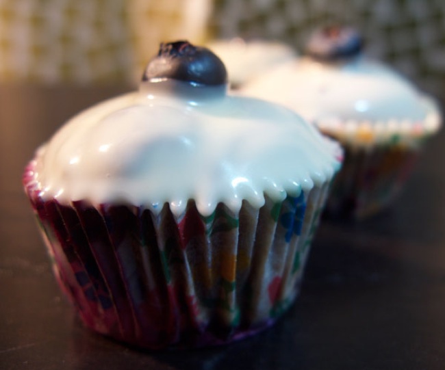 Blueberryand-WhiteChocolate-MiniCupcakes