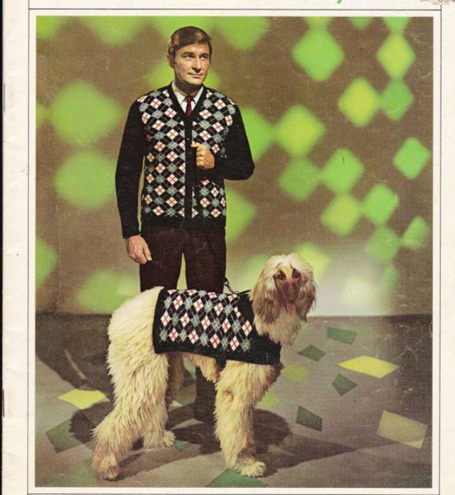 01-sweater-knit-plaid-dogvacay-570x620